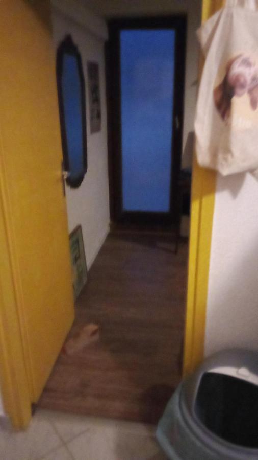 Double Room With Shared Bathroom Split Bagian luar foto