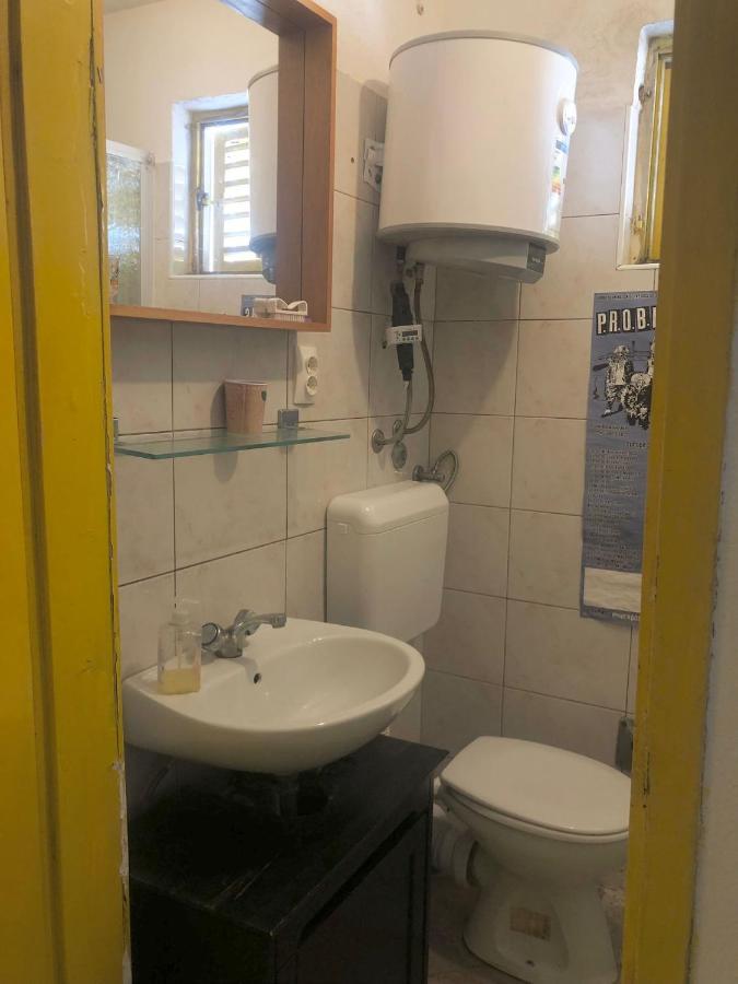Double Room With Shared Bathroom Split Bagian luar foto
